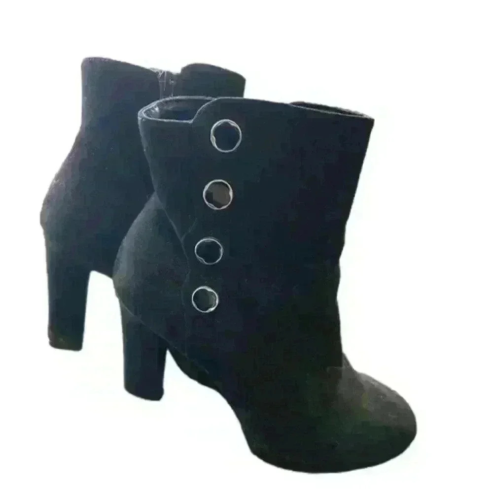 Olivianna suede black Bootie, women size 6